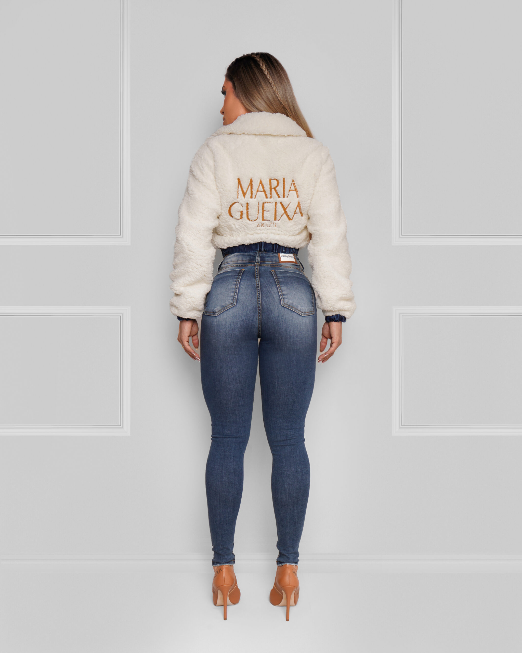 Jaqueta Jeans Pelucia Maria Gueixa - Roupas femininas, Acessórios e  Calçados.