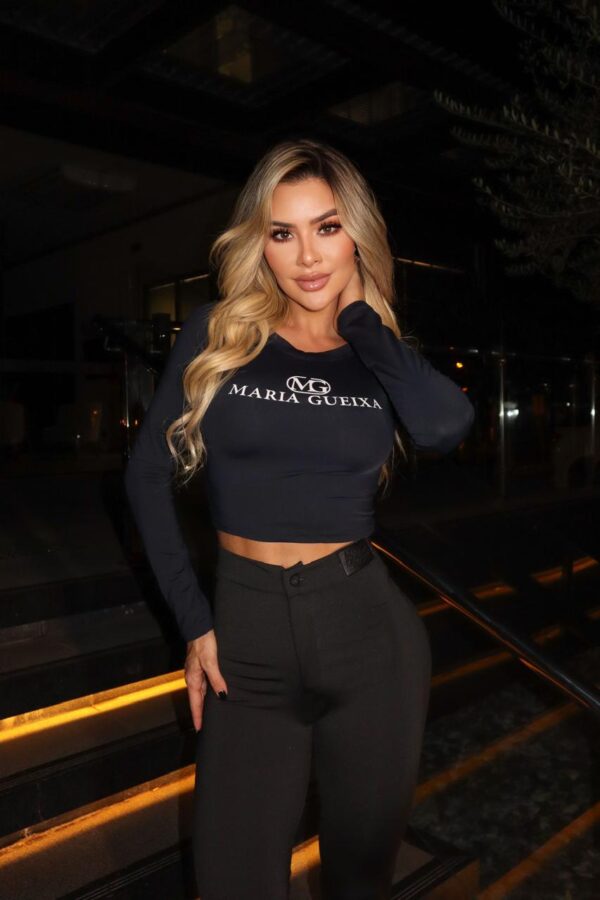 BLUSA CROPPED MANGA LONGA LOGO MARIA GUEIXA - Imagem 4